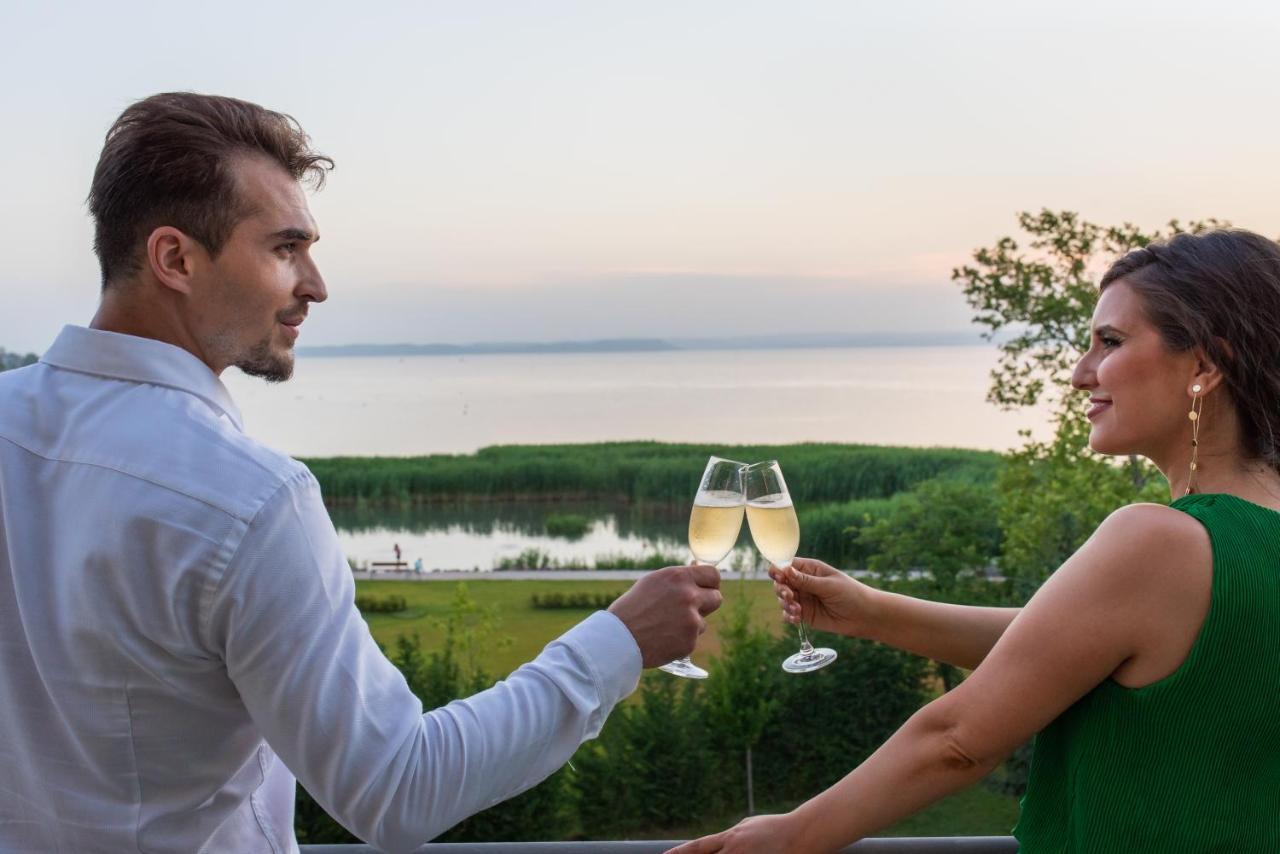 Hotel Azur Premium Siofok Ngoại thất bức ảnh