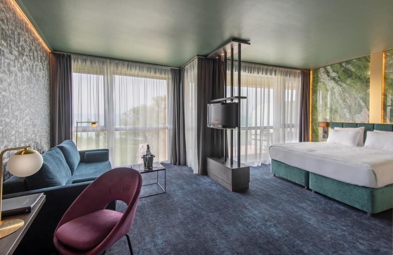 Hotel Azur Premium Siofok Ngoại thất bức ảnh