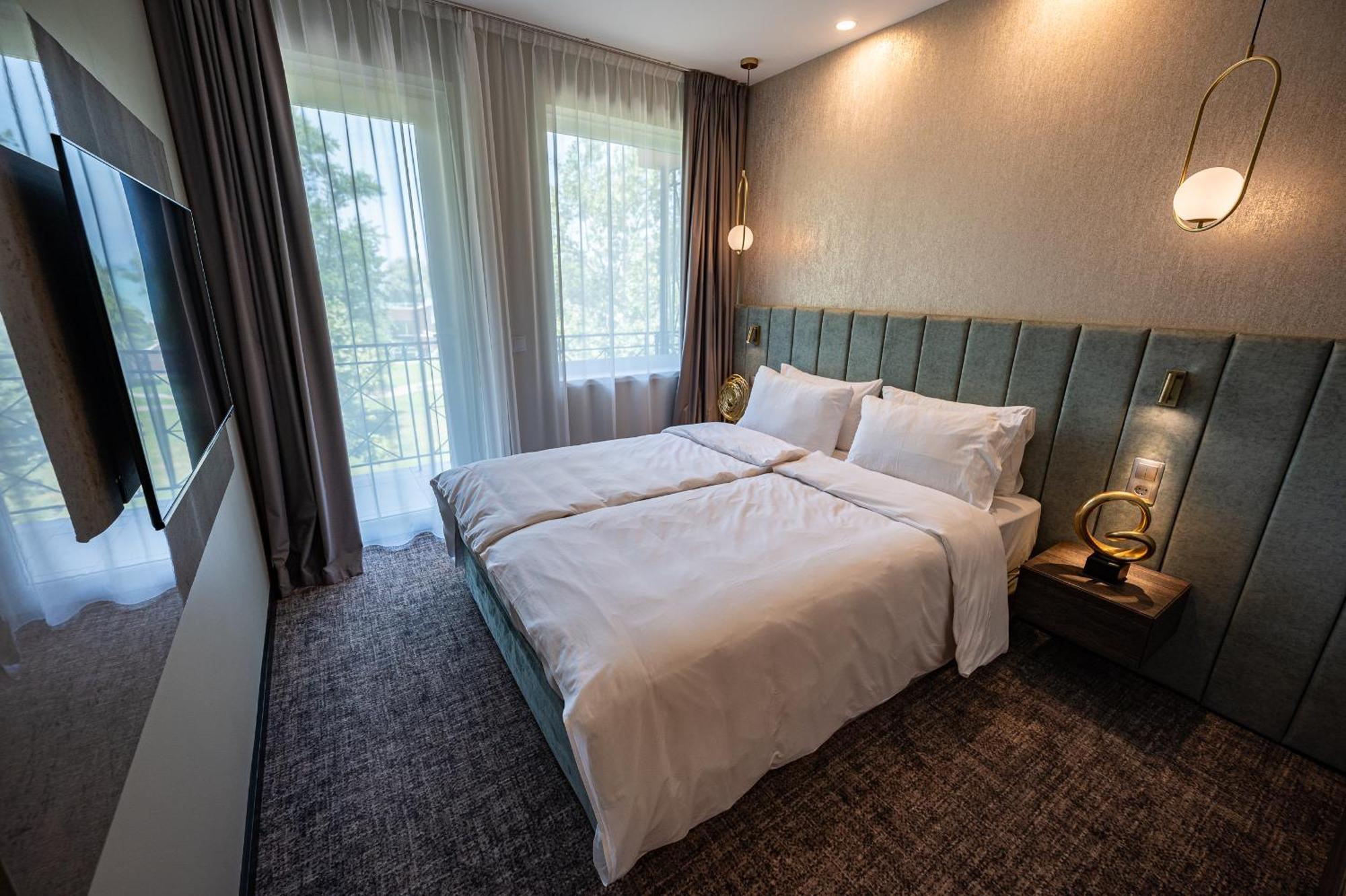 Hotel Azur Premium Siofok Ngoại thất bức ảnh