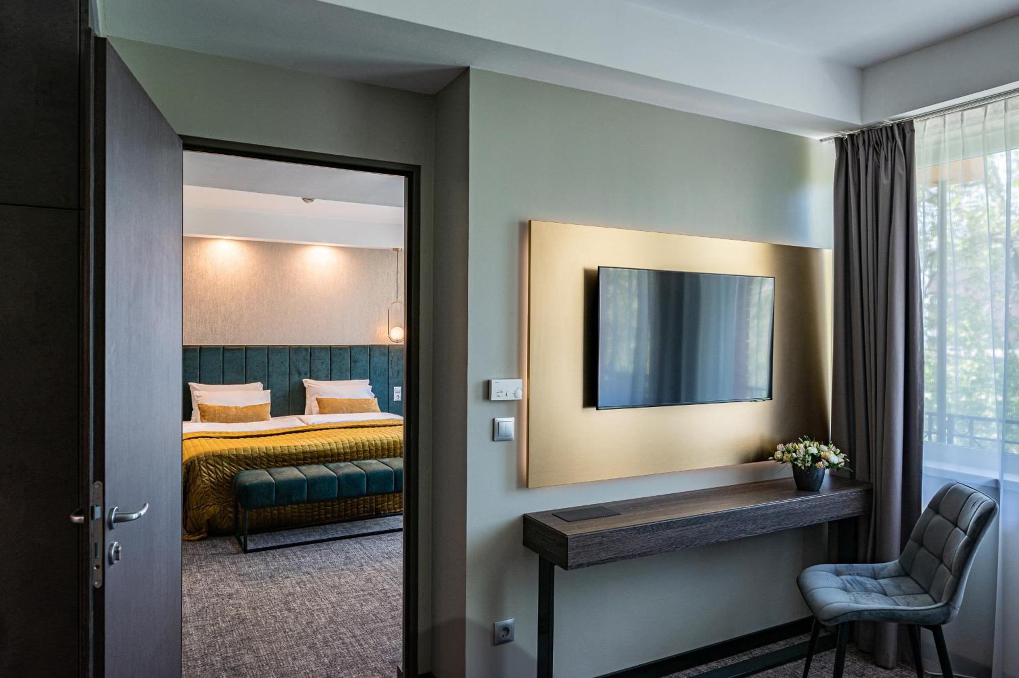 Hotel Azur Premium Siofok Ngoại thất bức ảnh