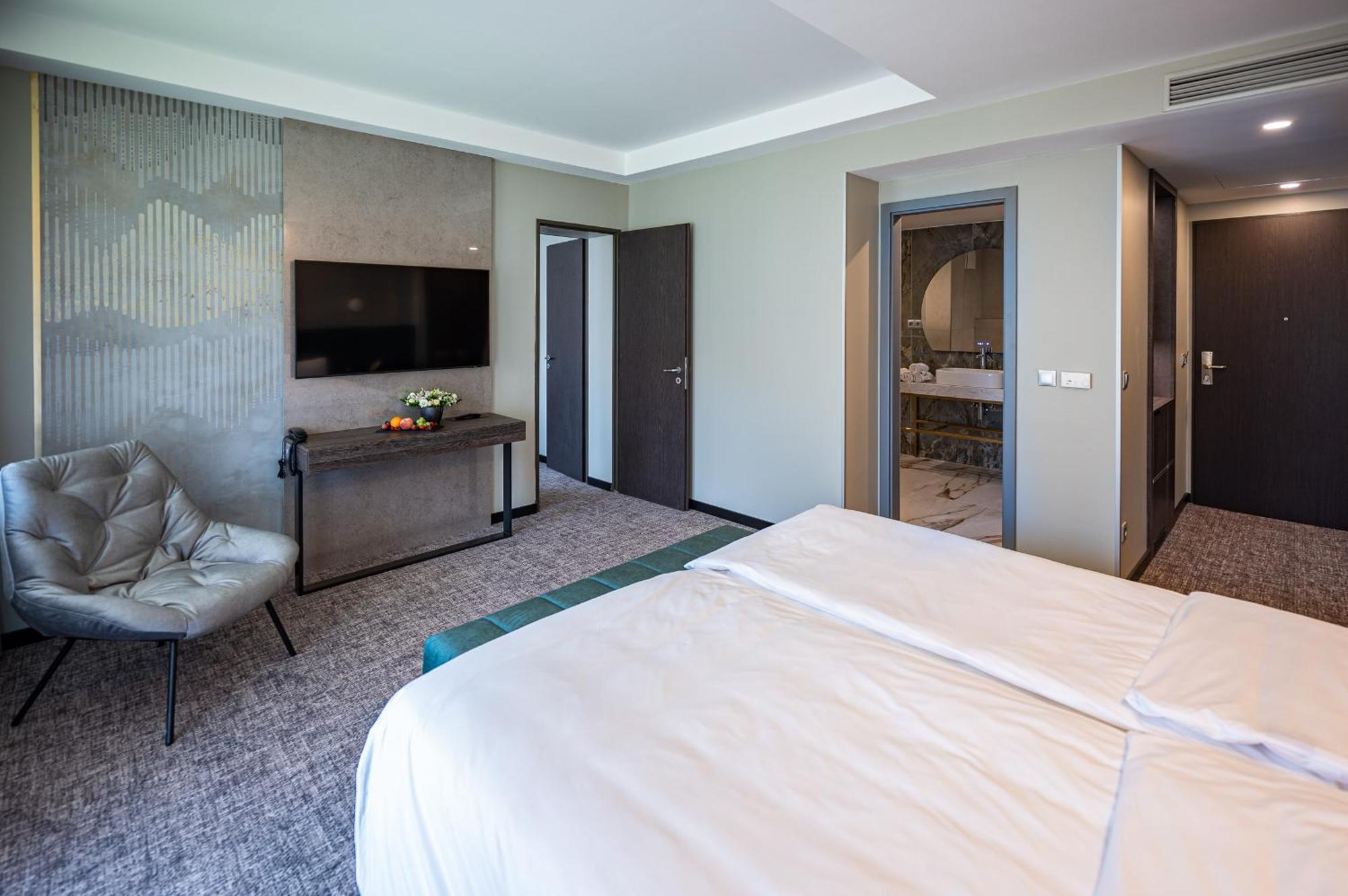 Hotel Azur Premium Siofok Ngoại thất bức ảnh