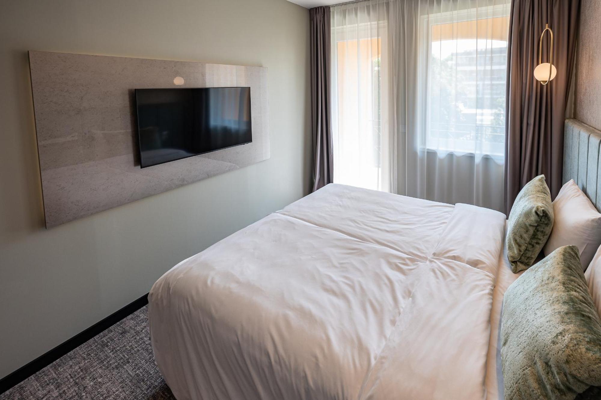 Hotel Azur Premium Siofok Ngoại thất bức ảnh