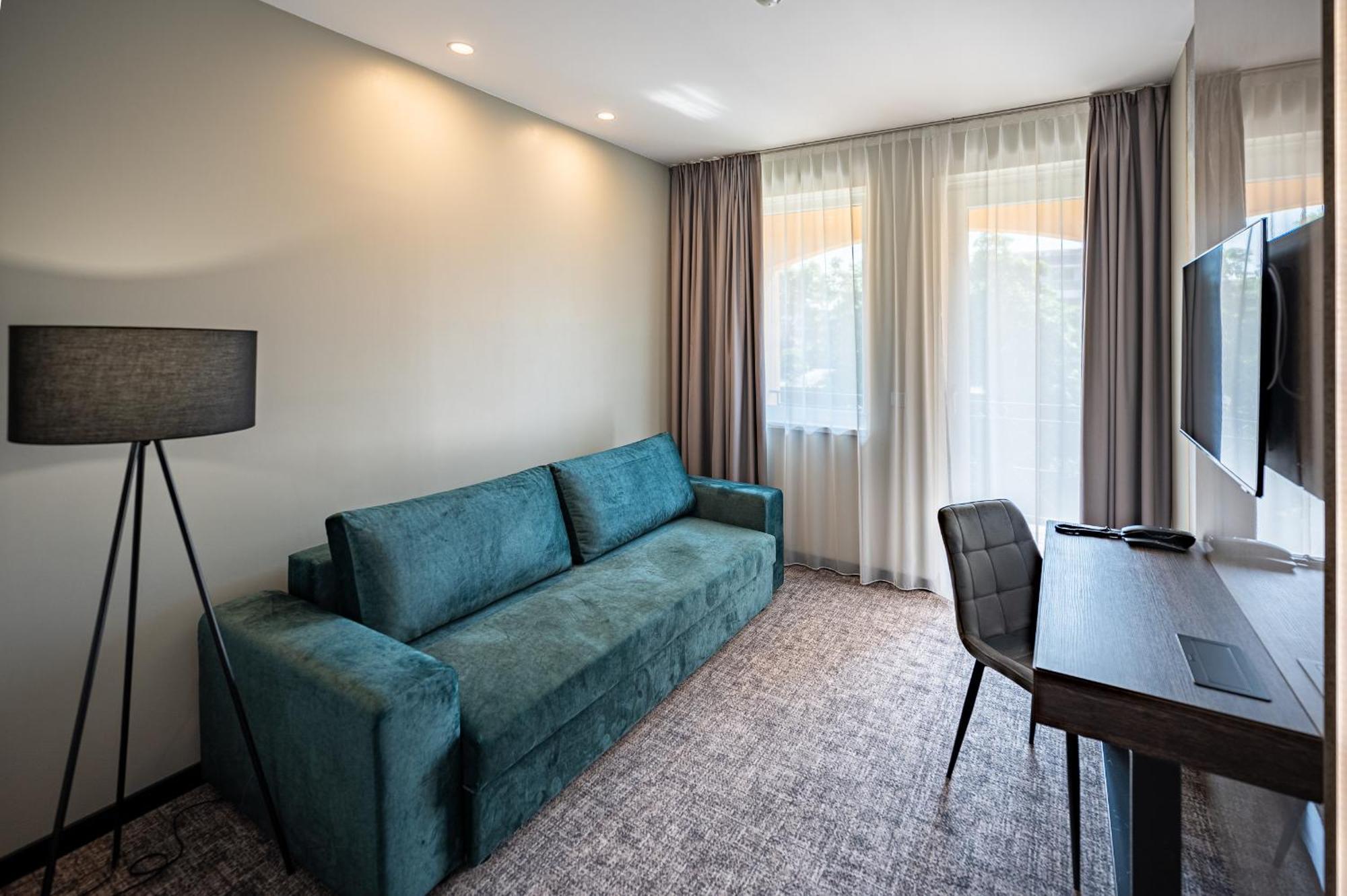 Hotel Azur Premium Siofok Ngoại thất bức ảnh