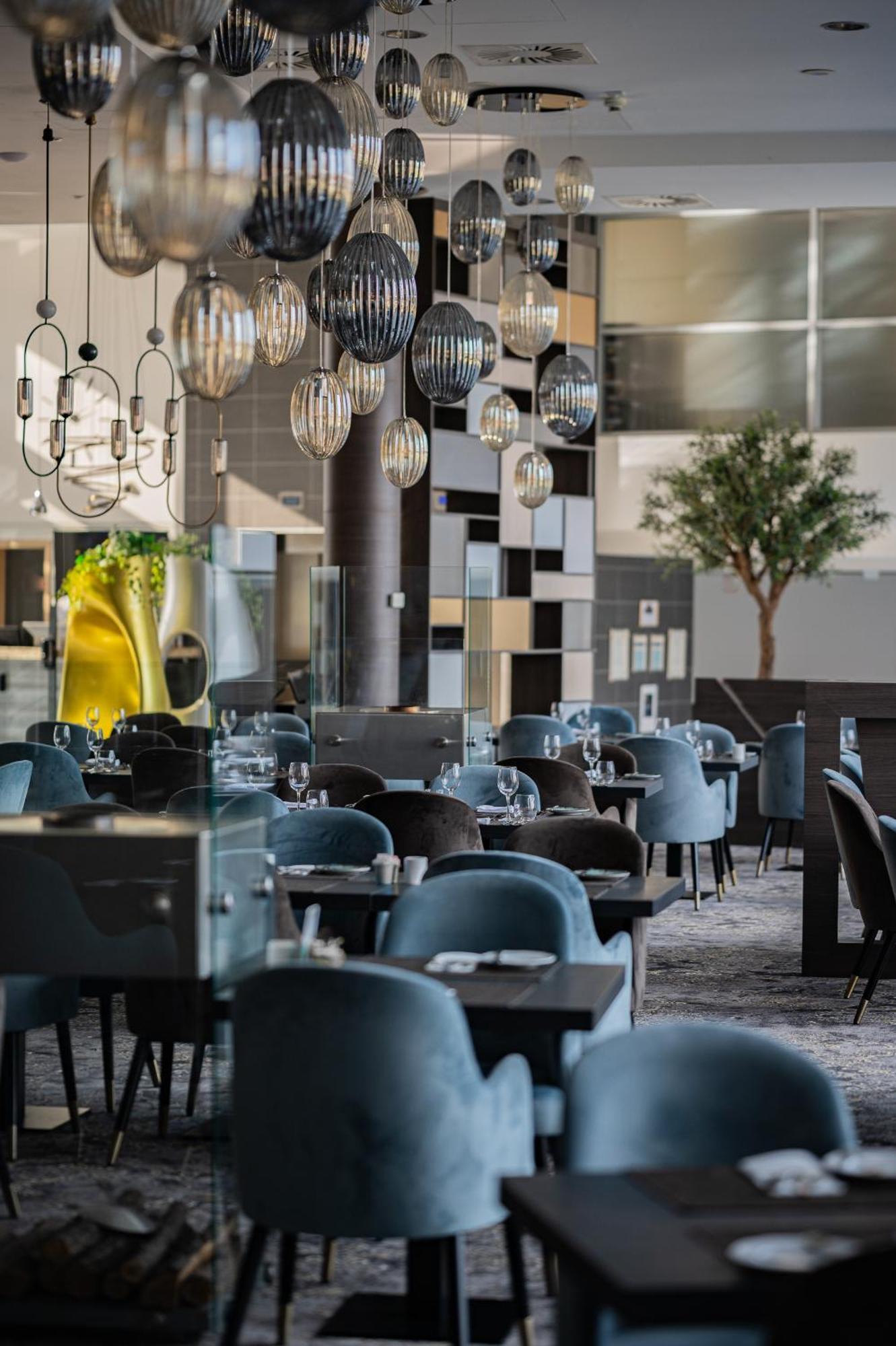 Hotel Azur Premium Siofok Ngoại thất bức ảnh