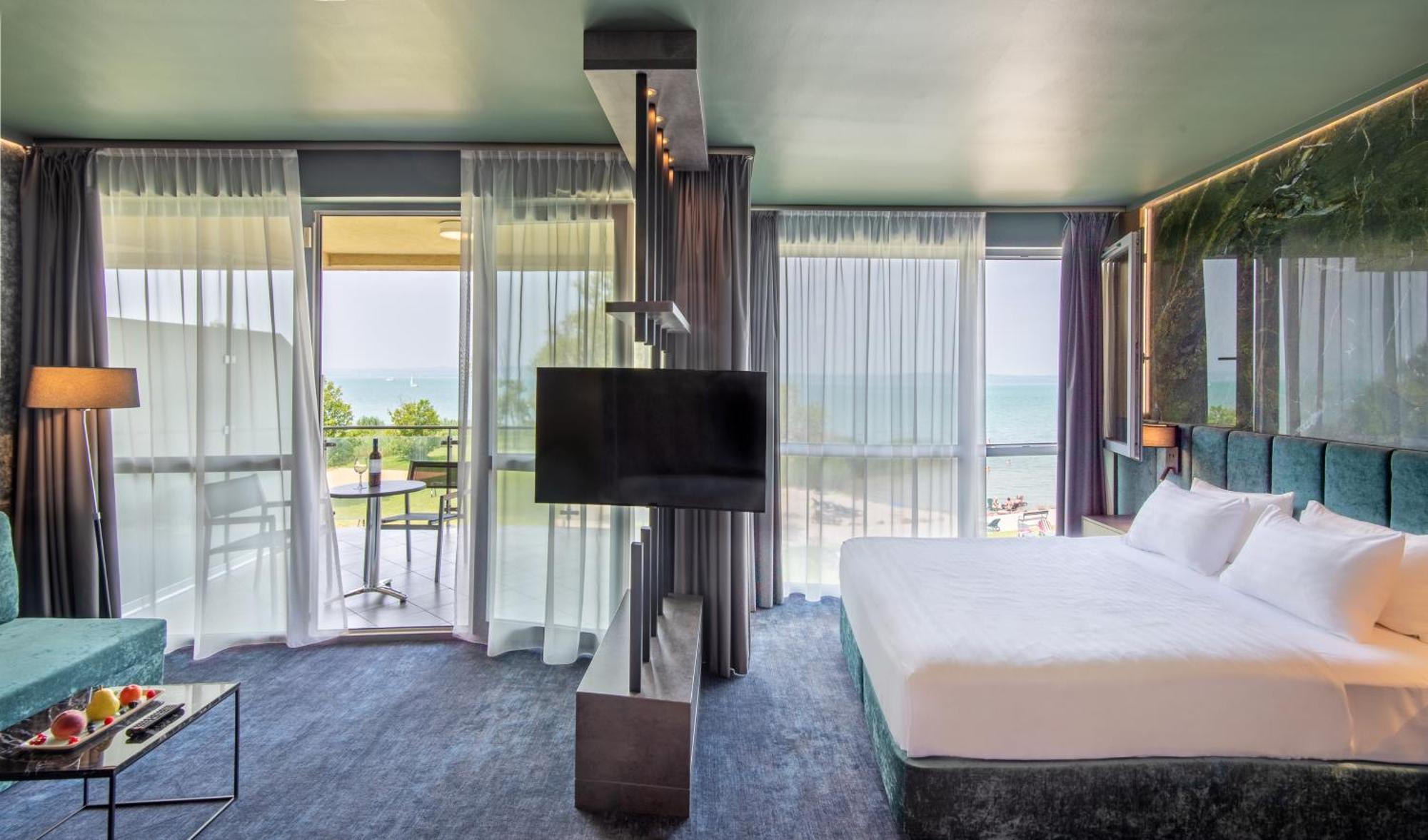 Hotel Azur Premium Siofok Ngoại thất bức ảnh